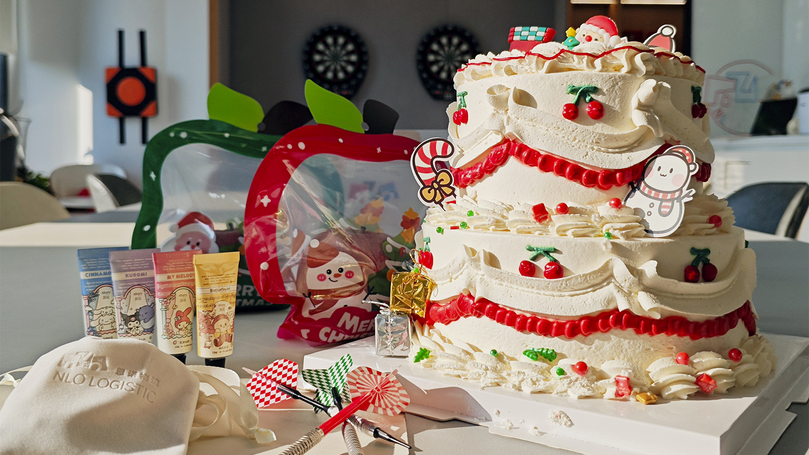 冬日温暖三部曲｜以飞镖记录欢腾，以烛光点亮祝福，以苹果传递温情